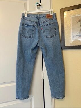 Levi’s 501 cropped size 27
